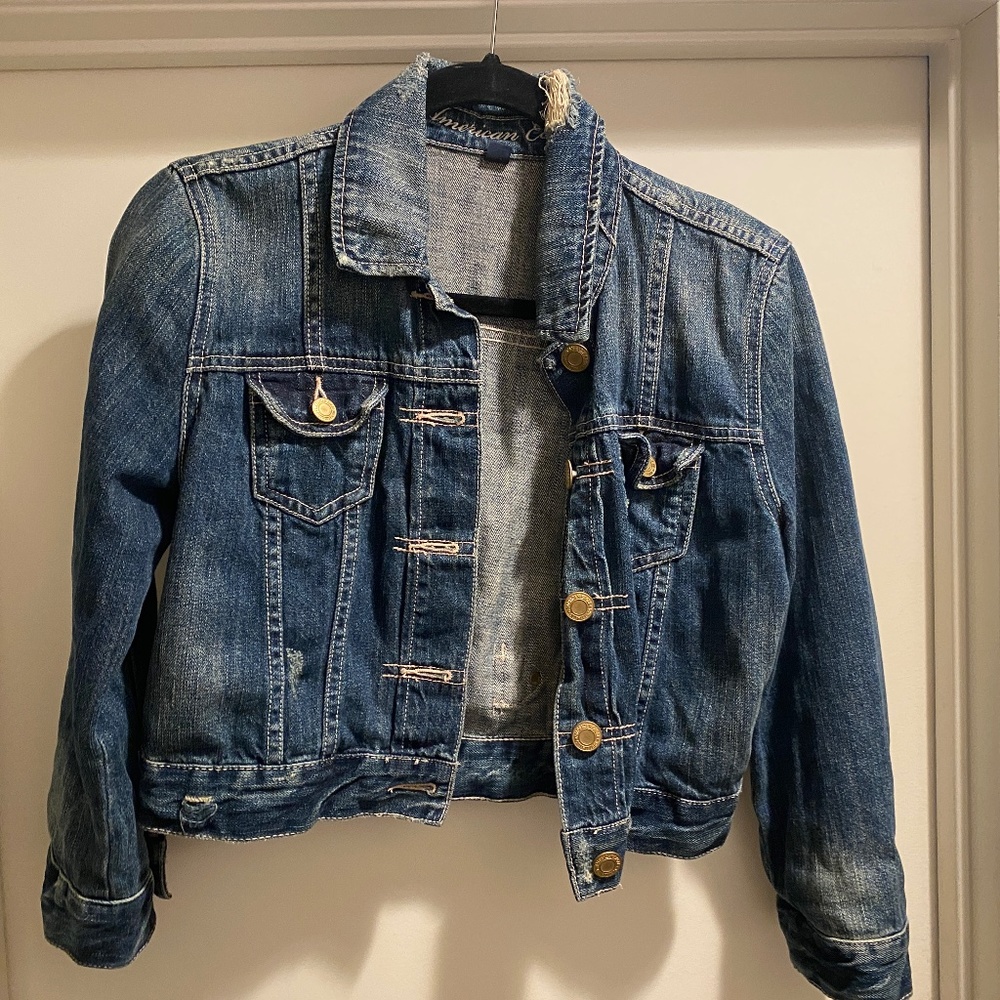 American Eagle women's denim jacket distressed Size M medium